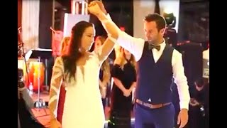 Mirándose a los ojos y bailando Mariana y Vincent deslumbraron en su noche de bodas [upl. by Elbert]