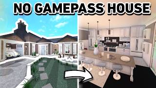 BUILDING A NO GAMEPASS HOUSE IN BLOXBURG [upl. by Koenig962]