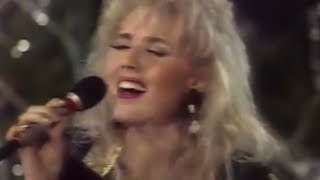 Lepa Brena  Zapevala sojka ptica  Novogodisnja Zeljoteka  TV NS 1989 [upl. by Hbaruas]