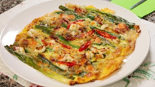 Haemulpajeon Green onion pancake with seafood 해물파전 [upl. by Randi]