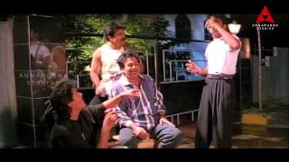 Nagarjuna Fight WIth Ravi Teja Action Scene  Ninne Pelladata Movie  Nagarjuna Tabu [upl. by Slavic]