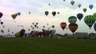 Record montgolfières en ligne  Lorraine Mondial Air Ballon Chambley 2011 [upl. by Mastrianni]