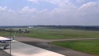 Royal Brunei B747400 Low Fly Pass at Sandakan Airport [upl. by Declan]