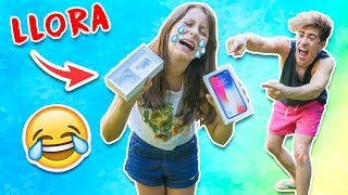 BROMA A MI HERMANA DE 9 AÑOS LE REGALO UN IPHONE [upl. by Amathist835]