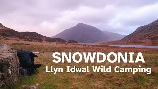 Solo Winter wild camp  Snowdonia  Llyn Idwal  Ogwen Valley [upl. by Hedvah]