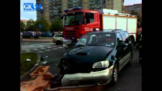 Wypadek w Koszalinie Uderzył w jadącą na sygnale karetkę [upl. by Esyla]