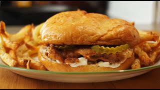 How To Make An AMAZING Fried Chicken Sandwich shorts [upl. by Nottus]