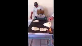 Maquinas para tortillas de harina [upl. by Attiuqaj]