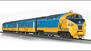 Märklin ONR quotNorthlanderquot DMU Diesel Powered Train Set x 2 [upl. by Eidualc]