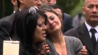 Maureen despide a su mamá con una sentida canción en su funeral [upl. by Ilsel]