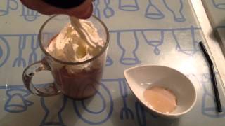 Faire un chocolat chaud amaretto  Recette chocolat chaud chantilly [upl. by Gentry775]