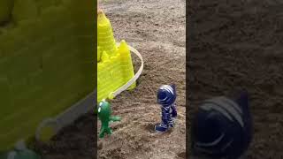 PJ Maskeliler ile Büyük Kumdan Kale Yarışması 🏰🪣  PJ Masks Sandcastle Competition [upl. by Ashil22]