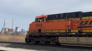 BNSF s 5846 ES44AC amp 5156 C449W amp NS 1641 SD402 lead NS 334 north Trenton MI 3124 [upl. by Reger680]