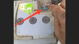 Corrosion sur Cosse Batterie voiture سبب أوساخ خضراء أو بيضاء فوق كوس البطرية [upl. by Aicirt]