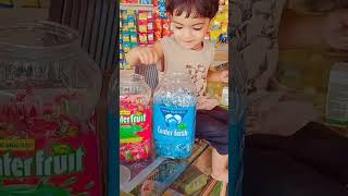 cute baby ko Chewing gum lollipop cake chij 😋🍬🍭🍰🍬😋 shorts viral trending youtubeshorts [upl. by Sterrett]