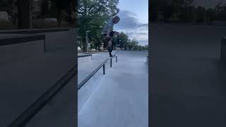 Front blunt shove bussumparkie hdp skateboarding bluntslide shovit [upl. by Aura]