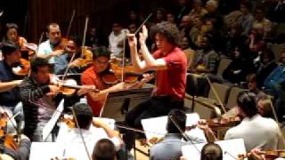 Dudamel ensayo de la Consagración de la Primavera 4 Sinfónica Simón Bolívar [upl. by Itnava]