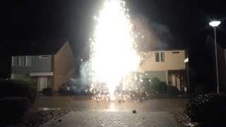 Vuurwerk fontein 10 meter [upl. by Nilrac]