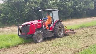 Trator Massey Ferguson na roçadeira [upl. by Reynard]