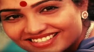 ഈ മൊതലാളീടെ ഒരു കള്ള നോട്ടം  Malayalam romantic movie  Nalini starts her romantic cooking [upl. by Eseilenna]