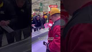 Les agriculteurs en colère au supermarché prêt de Toulouse manifestation agriculture viralvideo [upl. by Meir]