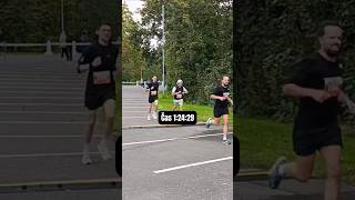 Půlmaraton za hodinu a dvacet čtyři minut pulmaraton [upl. by Asilec]