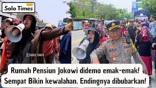 Rumah Pensiunan Jokowi Tiba2 Didemo EmakEmak [upl. by Hsetim]