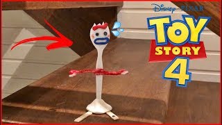 Forky Toy Story 4 Toys Come to Life Pretend Play with Diana  Curta animado com o garfinho Forky [upl. by Doe]