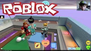 Surviving bombs in Roblox [upl. by Ainattirb]