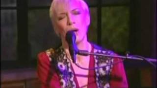 Annie Lennox SWEET DREAMS acoustic TV performance [upl. by Jesher]