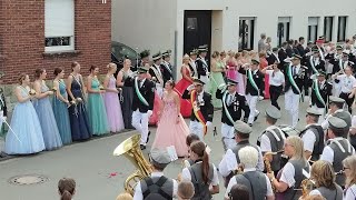 Parademarsch beim Schützenfest 2024 in Geseke Samstag [upl. by Laekim427]