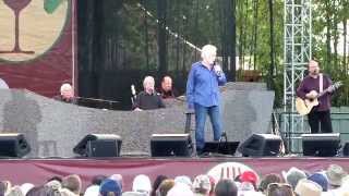 Kenny Rogers quotCoward Of The Countyquot Live at Busch Gardens 2015 [upl. by Rebmeced]