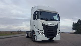 TruckVlog 14 Asi es la cabina del NUEVO IVECO S Way  Laurs Garage [upl. by Ainwat]