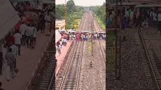 Busy rail crossing train busyrailgate railgatecrossing 🛤🛤🛤🛤🛤🚸🚸🚸🚸🙏🏻🙏🏻🚸🚸🇮🇳🇮🇳🇮🇳🚉🚉💋💋 [upl. by Erastes]