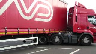 Video taken after lorry hit Orpington railway Bridge Lorry heads back the way it came [upl. by Xuerd]