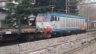 Treno a Lissone Muggiò Locomotiva E 652 036 Con Merci [upl. by Earised]