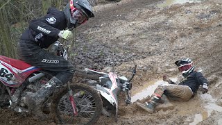 Pit Bike VS KTM 85cc Dirtbike [upl. by Del905]