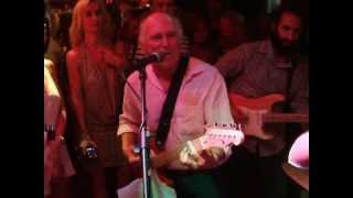 Jimmy Buffett in St Barts New Years Eve dishes up Cheeseburgers in Paradise [upl. by Eilsek]