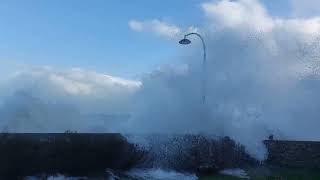 Pleine mer SaintMalo Mardi 9 Avril 2024 lors de la tempête Pierrick  Huge Waves  Storm [upl. by Kurland]