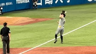 佐藤輝明、宇野勝並みのヘディングをしてしまうエラー [upl. by Siva]