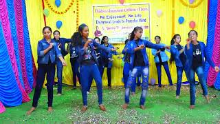 SRI SWAMY VIVEKANANDA VIDYALAYAM 7th Class Girls Remix Song Performance [upl. by Byrn]