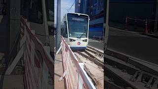 VLT Baixada SantistaVLT A019 saindo da estação Conselheiro Nébias UNIMES [upl. by Amliv763]