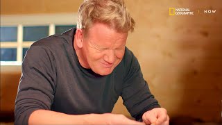 Se Gordon Ramsay teste rakfisk på Røros [upl. by Naresh]