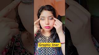 Easy eyeliner hack 💃👀 makeup hacks makeuphacks eyemakeup blueliner graphiceyeliner shorts 🖐🏻💋 [upl. by Onateyac]