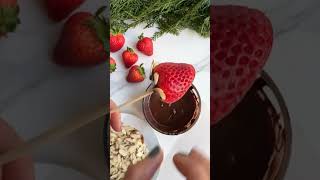 Pinecones chocolate covered Strawberry 🍓 shorts christmas christmas2024 [upl. by Hartnett]