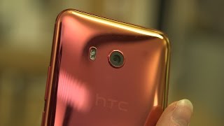 HTC U11 hands on review [upl. by Gerik640]