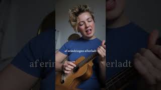 Blinkende lygter som sang  Tove Ditlevsen digt med melodi ukulele [upl. by Ellenrahc559]