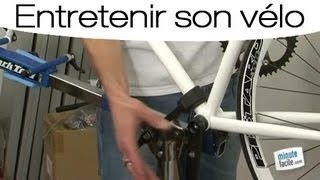 Entretenir son vélo  monter un pédalier [upl. by Daffi2]