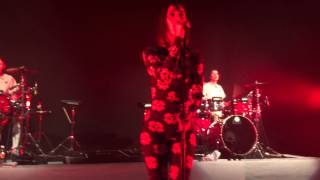 Yelle  Complètement Fou Ending 29072015 Mexico DF [upl. by Auqined]