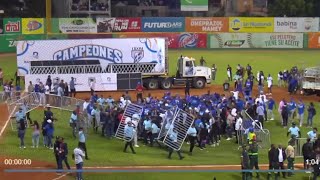 Momento Epico Que Los Tigres Del Licey Ganan Su Corona 24 Vs Estrellas Orientales [upl. by Ynamreg227]